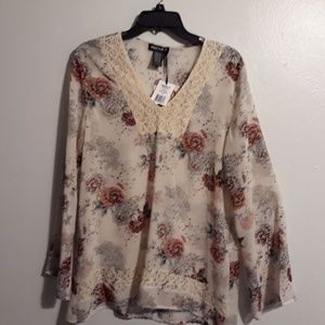 Floral Semi Sheer Hi lo top Large NWT